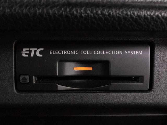 エルグランド ３５０ハイウェイスターアーバンクロム　（サンルーフ）（８人乗りフルフラットシート）全周囲カメラ／後席モニター／両側電動スライドドア／日産純正ＨＤＤナビ／ＡＣ１００Ｖ電源／ハーフレザーシート／クリアランスソナー／パワーバックドア／フルセグ（39枚目）