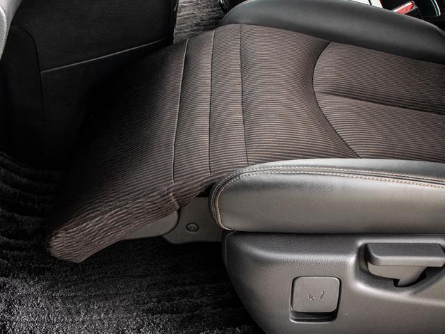 エルグランド ２５０ハイウェイスターＳ　（禁煙車）（両側電動スライドドア）ハーフレザーシート／クルーズコントロール／後席モニター／ＬＥＤヘッドライト／バックカメラ／後席オットマン／フルセグＴＶ／Ｂｌｕｅｔｏｏｔｈ接続／ビルトインＥＴＣ（32枚目）