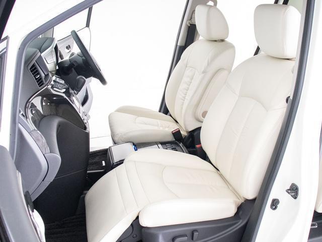 エルグランド ＶＩＰ　（点検整備記録簿１５枚）（ツインサンルーフ）白本革シート／保冷温庫／インテリジェントクルーズコントロール／エマージェンシーブレーキ／後席モニター／両側自動ドア／パワーバックドア／ＡＣ１００Ｖ電源（28枚目）