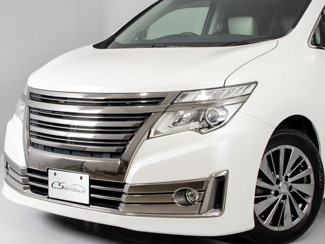 エルグランド ライダー　オーテック３０ｔｈアニバーサリー　（禁煙車）（ＡＵＴＥＣＨ特別仕様車）白ｘ黒コンビ本革シート／両側電動スライドドア／後席モニター／クルーズコントロール／バックカメラ／シートヒーター／パワーシート／ＬＥＤヘッドライト／フルセグＴＶ（12枚目）