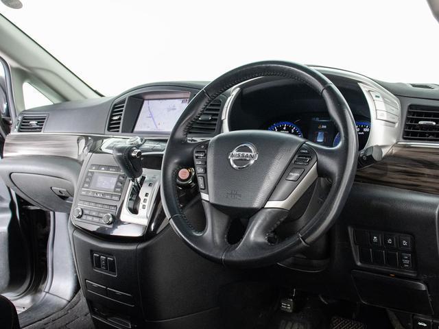 エルグランド ２５０ハイウェイスター　（禁煙車）（ツインサンルーフ）後席モニター／両側電動スライドドア／日産純正ＨＤＤナビ／ハーフレザーシート／クリアランスソナー／ＡＣ１００Ｖ電源／後席オットマン／Ｂｌｕｅｔｏｏｔｈ接続／ビルトインＥＴＣ（32枚目）