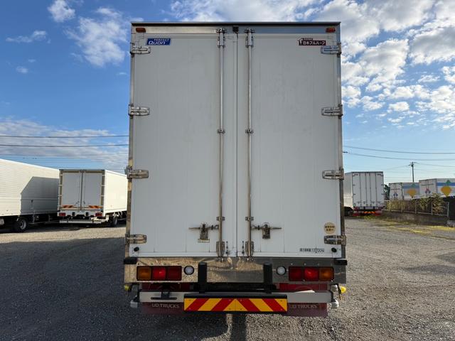 クオン 　予備車検つき（6枚目）