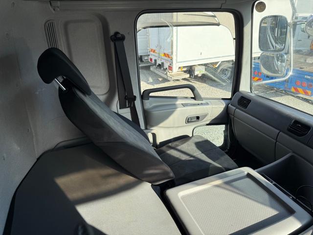 クオン 　予備車検つき（21枚目）