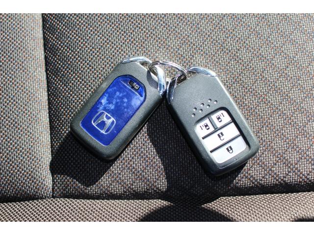 フリードハイブリッド ハイブリッド・Ｇホンダセンシング　全国対応２年保証付　車検整備付　衝突軽減ブレーキ　ナビ　ＴＶ　バックモニター　両側パワースライドドア　スマートキー　Ｂｌｕｅｔｏｏｔｈ接続　アイドリングストップ　ＥＴＣ　横滑り防止付　シートヒーター（8枚目）