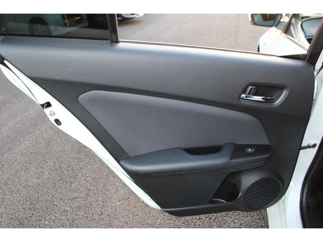 プリウス Ａツーリングセレクション　車検整備付　衝突軽減ブレーキ　ナビ　ＴＶ　バックモニター　エアロパーツ　Ｂｌｕｅｔｏｏｔｈ　社外アルミホイール　シートヒーター　レザーシート　コーナーセンサー　ヘッドアップディスプレイ（27枚目）