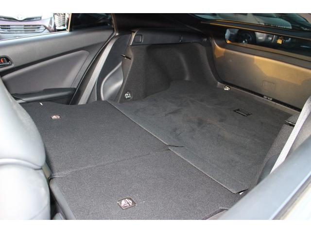 プリウス Ａツーリングセレクション　車検整備付　衝突軽減ブレーキ　ナビ　ＴＶ　バックモニター　エアロパーツ　Ｂｌｕｅｔｏｏｔｈ　社外アルミホイール　シートヒーター　レザーシート　コーナーセンサー　ヘッドアップディスプレイ（30枚目）