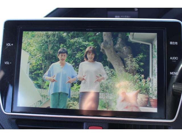 ヴォクシー ハイブリッドＺＳ　車検整備付　衝突軽減ブレーキ　フリップダウンモニター　ナビＴＶバックモニター　両側パワースライドドアＥＴＣ　Ｂｌｕｅｔｏｏｔｈ　純正アルミホイール　シートヒーター　オートハイビーム　クルーズコントール（6枚目）