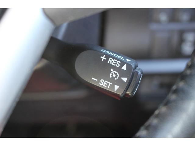 ヴォクシー ハイブリッドＺＳ　車検整備付　衝突軽減ブレーキ　フリップダウンモニター　ナビＴＶバックモニター　両側パワースライドドアＥＴＣ　Ｂｌｕｅｔｏｏｔｈ　純正アルミホイール　シートヒーター　オートハイビーム　クルーズコントール（8枚目）