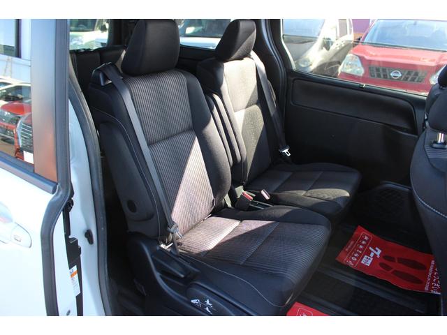 ヴォクシー ハイブリッドＺＳ　車検整備付　衝突軽減ブレーキ　フリップダウンモニター　ナビＴＶバックモニター　両側パワースライドドアＥＴＣ　Ｂｌｕｅｔｏｏｔｈ　純正アルミホイール　シートヒーター　オートハイビーム　クルーズコントール（13枚目）