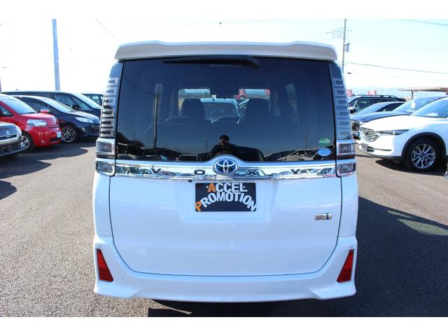 ヴォクシー ハイブリッドＺＳ　車検整備付　衝突軽減ブレーキ　フリップダウンモニター　ナビＴＶバックモニター　両側パワースライドドアＥＴＣ　Ｂｌｕｅｔｏｏｔｈ　純正アルミホイール　シートヒーター　オートハイビーム　クルーズコントール（20枚目）