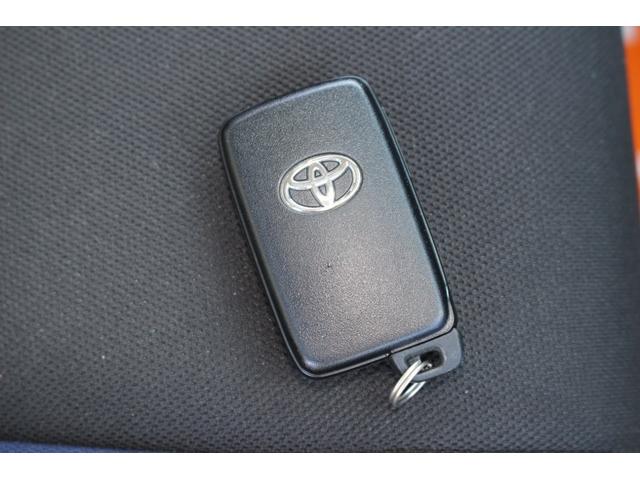 アクア S ETC バックカメラ TV クリアランスソナー レーンアシスト 衝突被害軽減システム オートマチックハイビーム オートライト スマートキー 電動格納ミラー CVT 盗難防止システム 衝突安全ボディ(11枚目)