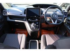 毎回座るフロントシート。運転席は必ず使用する部分ですので、座り心地が重要です！ 2