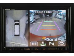 全周囲や後方確認に便利で安全な全方位型モニターとバックカメラも装備しています。 4