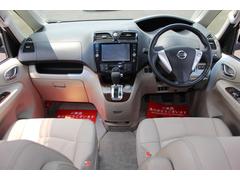 毎回座るフロントシート。運転席は必ず使用する部分ですので、座り心地が重要です！ 2