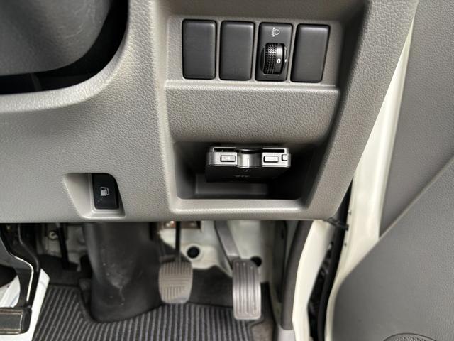 ＮＶ３５０キャラバンバン 　冷蔵冷凍車　クーリングバン　５〜２０度設定　オートマ車　バックカメラ　両側スライドドア　サーモキング製冷凍機　普通免許　オートマ限定ＯＫ　ナビ　バックカメラ　３人乗り　１．２５ｔ積み　キーレス（28枚目）