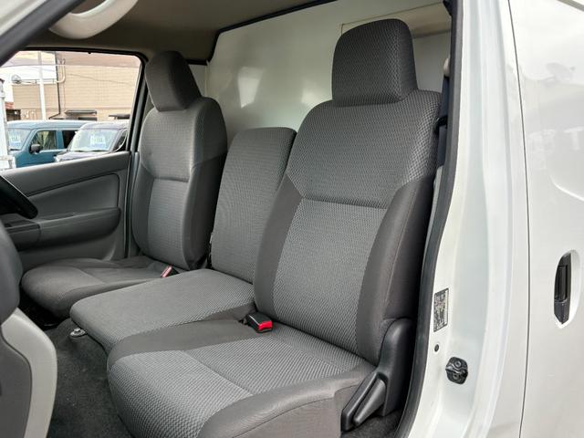 ＮＶ３５０キャラバンバン 　冷蔵冷凍車　クーリングバン　５〜２０度設定　オートマ車　バックカメラ　両側スライドドア　サーモキング製冷凍機　普通免許　オートマ限定ＯＫ　ナビ　バックカメラ　３人乗り　１．２５ｔ積み　キーレス（38枚目）