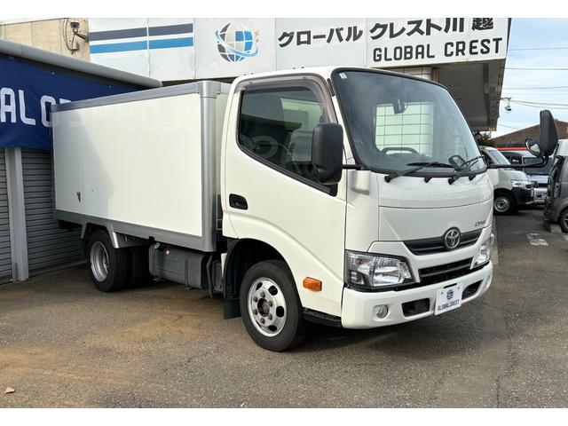 ダイナトラック 冷蔵冷凍車 中温-7℃〜35℃設定 デンソー製冷凍機 車体全高197cm小型サイズ1.35t積み ディーゼルターボ オートマ車 車両総重量3735kg サイドドア 格納ミラー バックカメラ キーレス(2枚目)