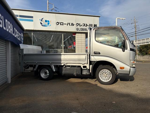トヨエース シングルジャストロー　パワーリフト　　リフト６００Ｋｇ積み　オートマ　１ｔ積み　３人乗り　エアコン　パワステ　パワーウインドウ　ＡＢＳ　運転席・助手席エアバック（2枚目）