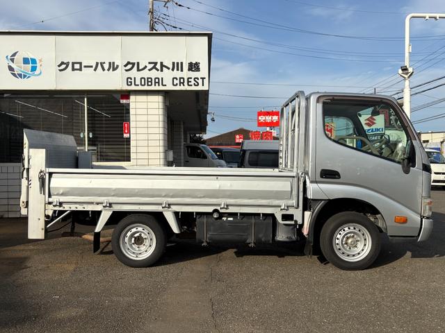 トヨエース シングルジャストロー　パワーリフト　　リフト６００Ｋｇ積み　オートマ　１ｔ積み　３人乗り　エアコン　パワステ　パワーウインドウ　ＡＢＳ　運転席・助手席エアバック（7枚目）
