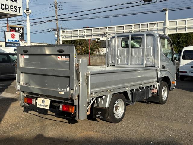 トヨエース シングルジャストロー　パワーリフト　　リフト６００Ｋｇ積み　オートマ　１ｔ積み　３人乗り　エアコン　パワステ　パワーウインドウ　ＡＢＳ　運転席・助手席エアバック（9枚目）