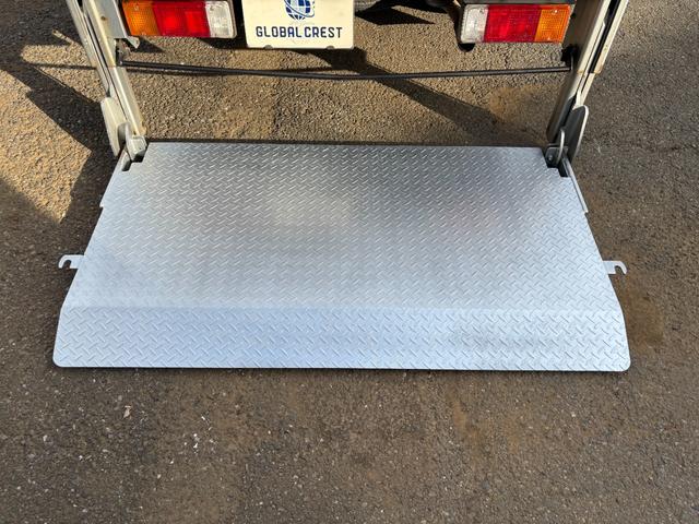 トヨエース シングルジャストロー　パワーリフト　　リフト６００Ｋｇ積み　オートマ　１ｔ積み　３人乗り　エアコン　パワステ　パワーウインドウ　ＡＢＳ　運転席・助手席エアバック（15枚目）