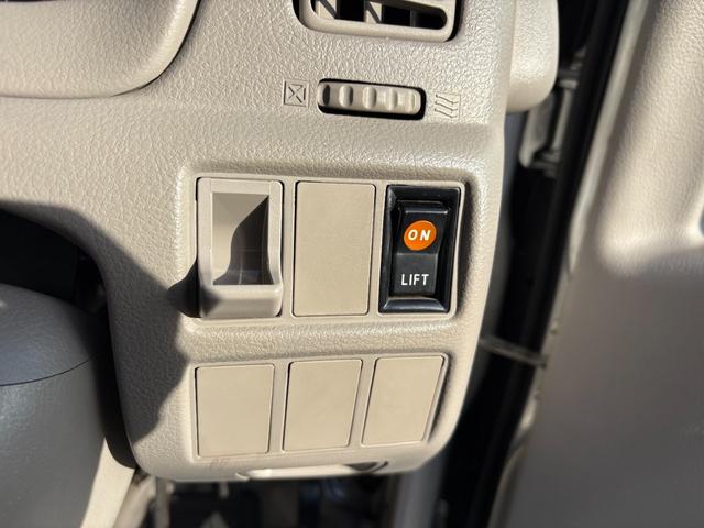 トヨエース シングルジャストロー　パワーリフト　　リフト６００Ｋｇ積み　オートマ　１ｔ積み　３人乗り　エアコン　パワステ　パワーウインドウ　ＡＢＳ　運転席・助手席エアバック（22枚目）