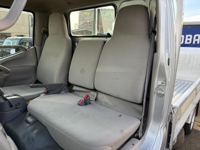 トヨエース シングルジャストロー　パワーリフト　　リフト６００Ｋｇ積み　オートマ　１ｔ積み　３人乗り　エアコン　パワステ　パワーウインドウ　ＡＢＳ　運転席・助手席エアバック（27枚目）