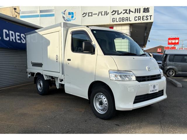 ボンゴトラック 冷蔵冷凍車 低温ー15度〜+30度設定 コールドスター製冷凍機 両側サイドドア オートマ 600Kg積み キーレス ETC ナビ ワンセグTV 床ステン すのこ付き 衝突軽減装置 アイドリングストップ(2枚目)