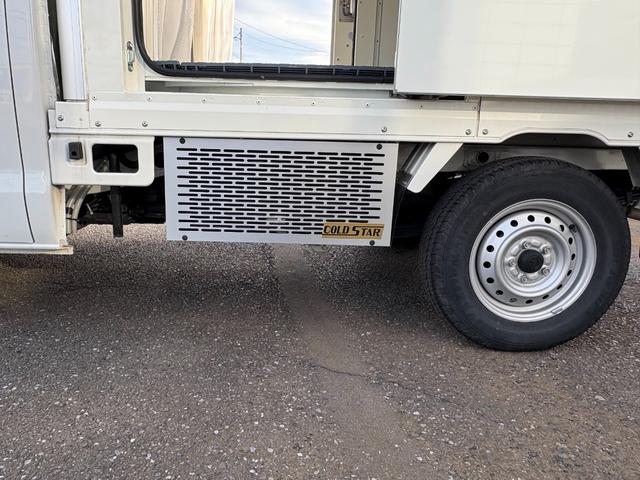 ボンゴトラック 冷蔵冷凍車 低温ー15度〜+30度設定 コールドスター製冷凍機 両側サイドドア オートマ 600Kg積み キーレス ETC ナビ ワンセグTV 床ステン すのこ付き 衝突軽減装置 アイドリングストップ(9枚目)