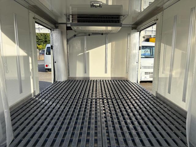 ボンゴトラック 冷蔵冷凍車 低温ー15度〜+30度設定 コールドスター製冷凍機 両側サイドドア オートマ 600Kg積み キーレス ETC ナビ ワンセグTV 床ステン すのこ付き 衝突軽減装置 アイドリングストップ(20枚目)