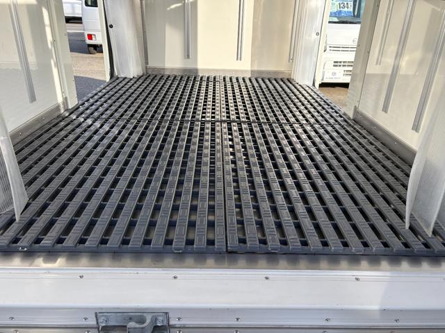 ボンゴトラック 冷蔵冷凍車 低温ー15度〜+30度設定 コールドスター製冷凍機 両側サイドドア オートマ 600Kg積み キーレス ETC ナビ ワンセグTV 床ステン すのこ付き 衝突軽減装置 アイドリングストップ(23枚目)