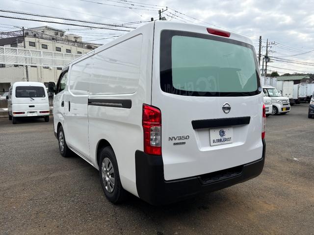 ＮＶ３５０キャラバンバン 　クーリングバン　＋５度設定　サーモキング製冷凍機　オートマ　キーレス　１．２５ｔ積み　３人乗り　両側スライドドア　ＡＢＳ　運転席エアバック（6枚目）