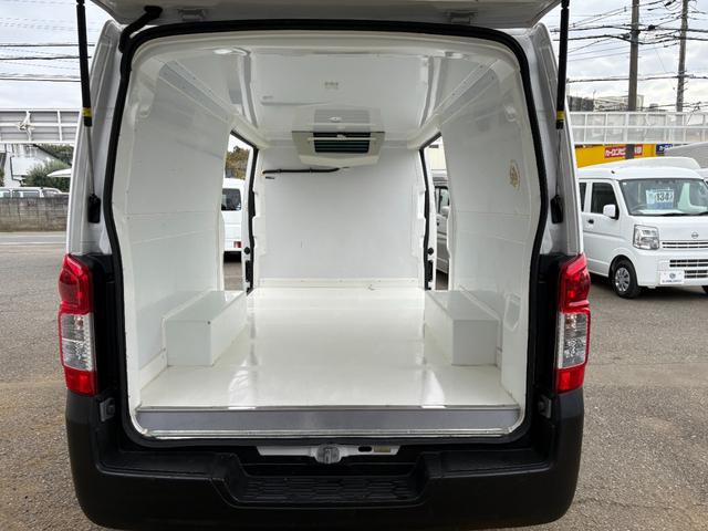 ＮＶ３５０キャラバンバン 　クーリングバン　＋５度設定　サーモキング製冷凍機　オートマ　キーレス　１．２５ｔ積み　３人乗り　両側スライドドア　ＡＢＳ　運転席エアバック（13枚目）