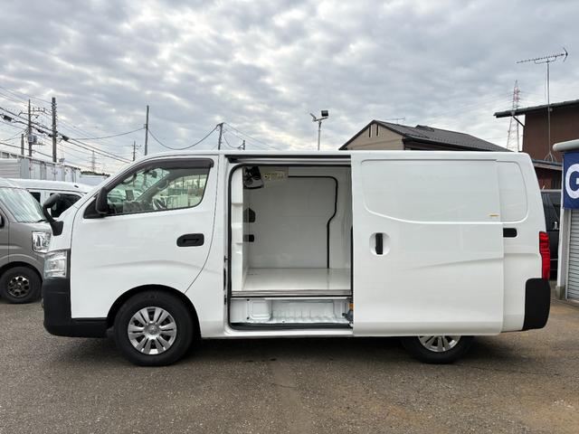ＮＶ３５０キャラバンバン 　クーリングバン　＋５度設定　サーモキング製冷凍機　オートマ　キーレス　１．２５ｔ積み　３人乗り　両側スライドドア　ＡＢＳ　運転席エアバック（16枚目）