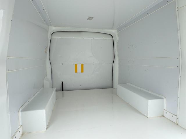 ＮＶ３５０キャラバンバン 　クーリングバン　＋５度設定　サーモキング製冷凍機　オートマ　キーレス　１．２５ｔ積み　３人乗り　両側スライドドア　ＡＢＳ　運転席エアバック（18枚目）