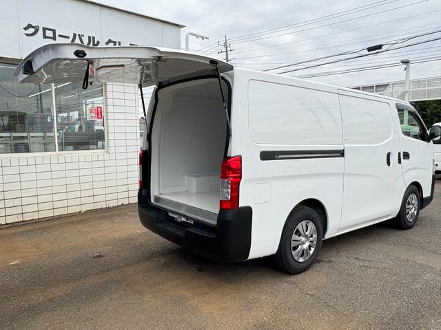 ＮＶ３５０キャラバンバン 　クーリングバン　＋５度設定　サーモキング製冷凍機　オートマ　キーレス　１．２５ｔ積み　３人乗り　両側スライドドア　ＡＢＳ　運転席エアバック（20枚目）