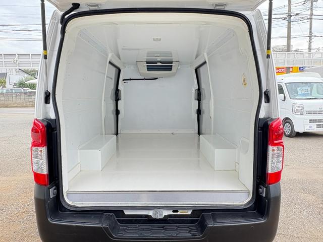 ＮＶ３５０キャラバンバン 　クーリングバン　＋５度設定　サーモキング製冷凍機　オートマ　キーレス　１．２５ｔ積み　３人乗り　両側スライドドア　ＡＢＳ　運転席エアバック（21枚目）