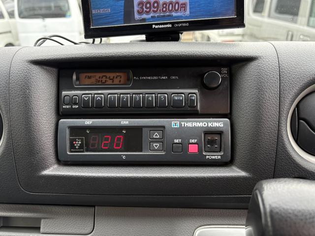 ＮＶ３５０キャラバンバン 　クーリングバン　＋５度設定　サーモキング製冷凍機　オートマ　キーレス　１．２５ｔ積み　３人乗り　両側スライドドア　ＡＢＳ　運転席エアバック（40枚目）