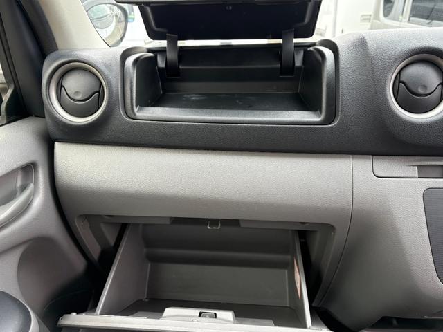 ＮＶ３５０キャラバンバン 　クーリングバン　＋５度設定　サーモキング製冷凍機　オートマ　キーレス　１．２５ｔ積み　３人乗り　両側スライドドア　ＡＢＳ　運転席エアバック（42枚目）