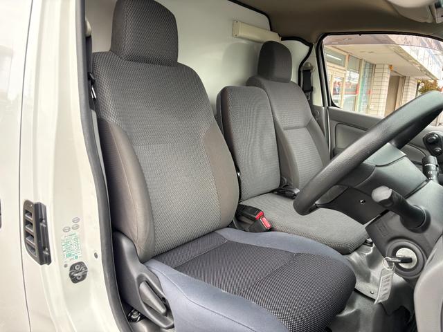 ＮＶ３５０キャラバンバン 　クーリングバン　＋５度設定　サーモキング製冷凍機　オートマ　キーレス　１．２５ｔ積み　３人乗り　両側スライドドア　ＡＢＳ　運転席エアバック（43枚目）