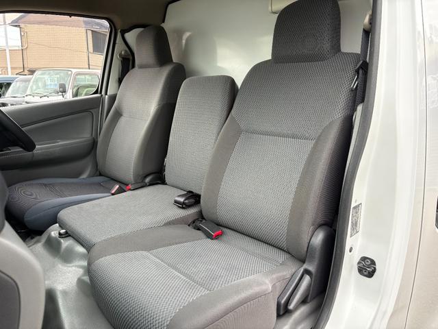 ＮＶ３５０キャラバンバン 　クーリングバン　＋５度設定　サーモキング製冷凍機　オートマ　キーレス　１．２５ｔ積み　３人乗り　両側スライドドア　ＡＢＳ　運転席エアバック（44枚目）