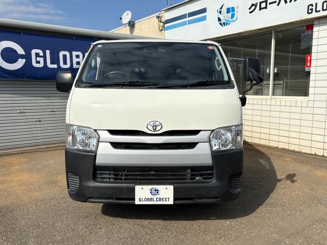 ハイエースバン 　パワーリフト付き　リフト２６０Ｋｇ積み　オートマ車　１．１５ｔ積み　ナビ　ＥＴＣ　バックカメラ　キーレス　ＡＢＳ　運転席エアバック　走行距離２７１００キロ　３人乗り（4枚目）