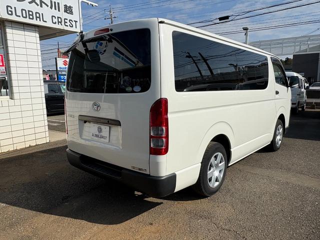 ハイエースバン 　パワーリフト付き　リフト２６０Ｋｇ積み　オートマ車　１．１５ｔ積み　ナビ　ＥＴＣ　バックカメラ　キーレス　ＡＢＳ　運転席エアバック　走行距離２７１００キロ　３人乗り（7枚目）