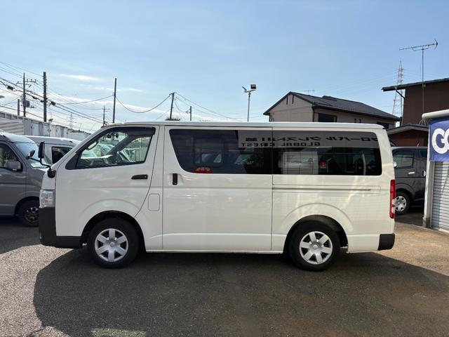ハイエースバン 　パワーリフト付き　リフト２６０Ｋｇ積み　オートマ車　１．１５ｔ積み　ナビ　ＥＴＣ　バックカメラ　キーレス　ＡＢＳ　運転席エアバック　走行距離２７１００キロ　３人乗り（9枚目）