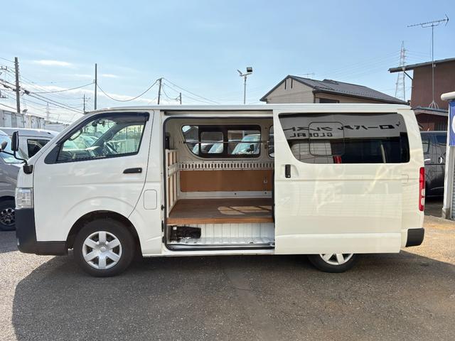 ハイエースバン 　パワーリフト付き　リフト２６０Ｋｇ積み　オートマ車　１．１５ｔ積み　ナビ　ＥＴＣ　バックカメラ　キーレス　ＡＢＳ　運転席エアバック　走行距離２７１００キロ　３人乗り（10枚目）