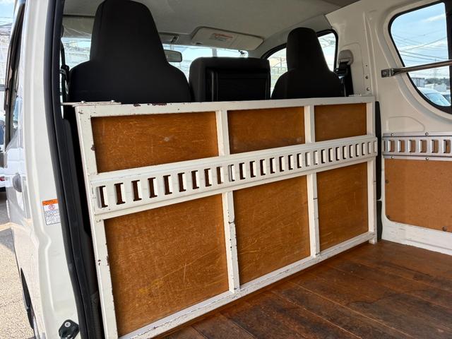 ハイエースバン 　パワーリフト付き　リフト２６０Ｋｇ積み　オートマ車　１．１５ｔ積み　ナビ　ＥＴＣ　バックカメラ　キーレス　ＡＢＳ　運転席エアバック　走行距離２７１００キロ　３人乗り（11枚目）