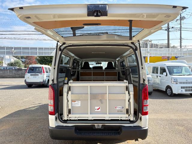ハイエースバン 　パワーリフト付き　リフト２６０Ｋｇ積み　オートマ車　１．１５ｔ積み　ナビ　ＥＴＣ　バックカメラ　キーレス　ＡＢＳ　運転席エアバック　走行距離２７１００キロ　３人乗り（20枚目）