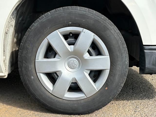 ハイエースバン 　パワーリフト付き　リフト２６０Ｋｇ積み　オートマ車　１．１５ｔ積み　ナビ　ＥＴＣ　バックカメラ　キーレス　ＡＢＳ　運転席エアバック　走行距離２７１００キロ　３人乗り（45枚目）