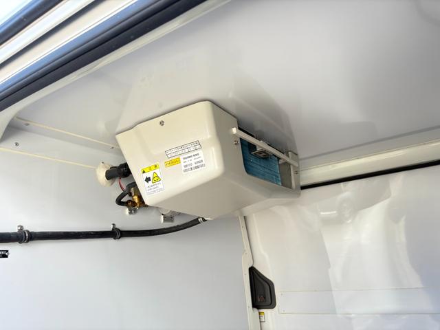 ＮＶ３５０キャラバンバン 　冷蔵冷凍車　サーモキング製冷凍機　クーリングバン　＋５〜＋２０度設定（11枚目）