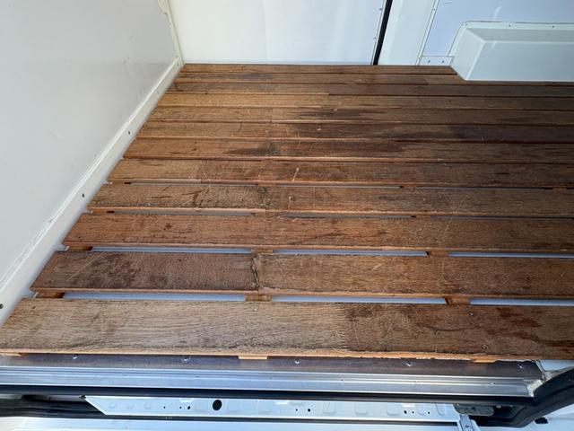 ＮＶ３５０キャラバンバン 　冷蔵冷凍車　サーモキング製冷凍機　クーリングバン　＋５〜＋２０度設定（12枚目）